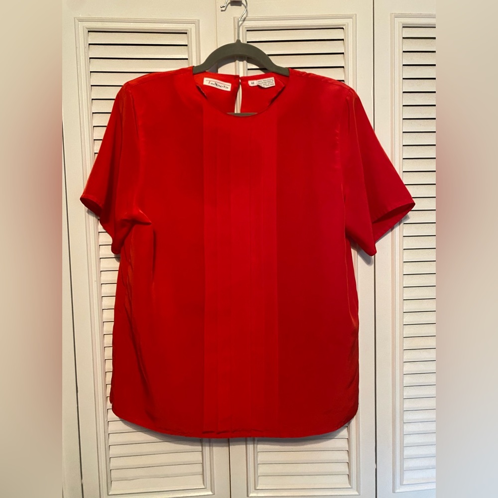 Vintage women’s pleated blouse